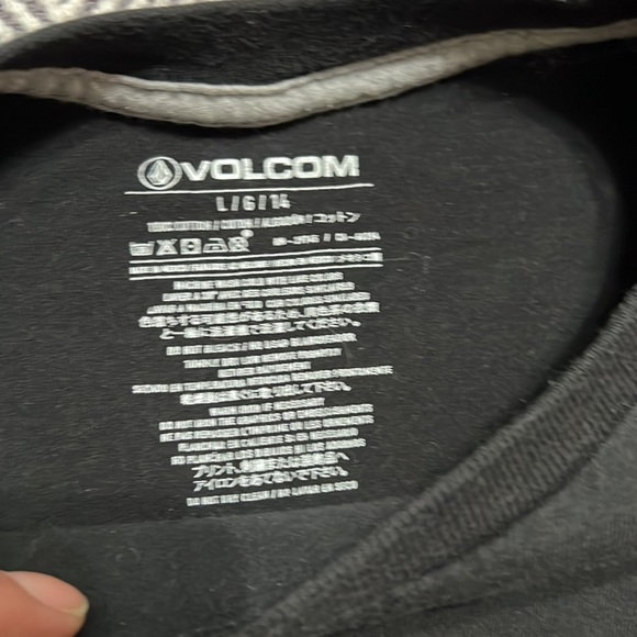 Volcom long sleeve tee- Black - Picture 3 of 3